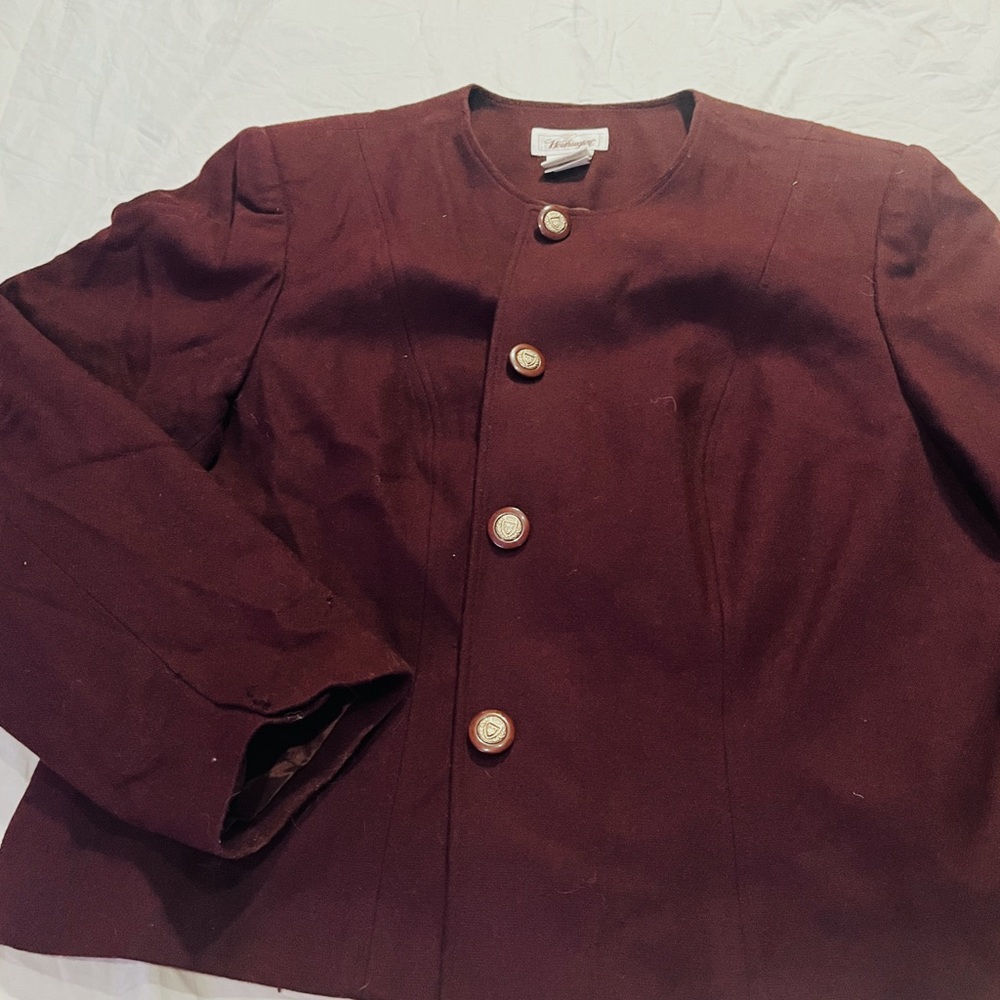 Womes Burgundy Blazer